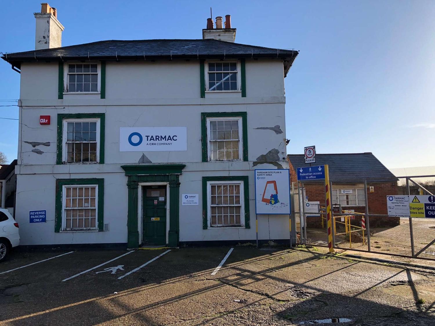 4 industrial properties for sale in Fareham, Hampshire, UK Page 1