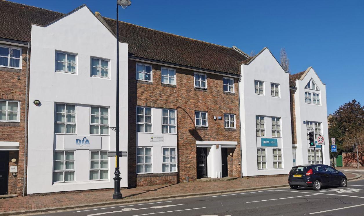 8 commercial properties for sale in Tonbridge, Kent, UK Page 1