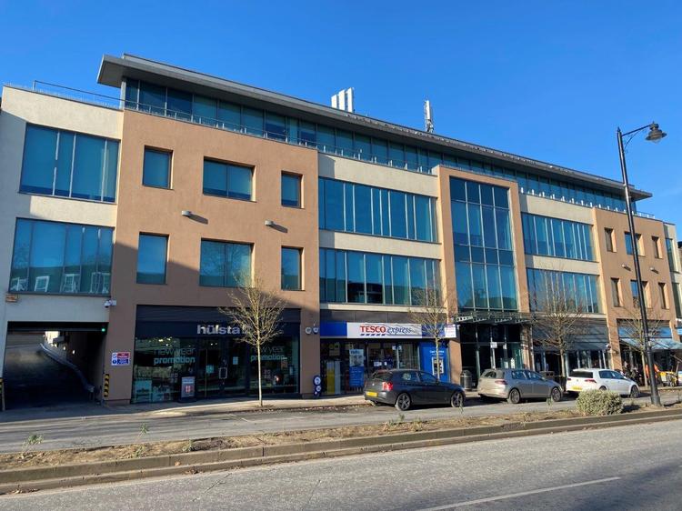 12 offices for rent in Esher, Surrey, UK Page 1