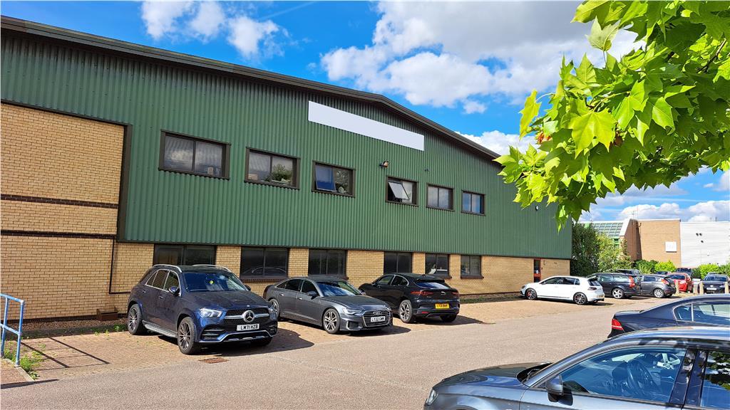 2 industrial properties for sale in Biggleswade, Bedfordshire, UK Page 1
