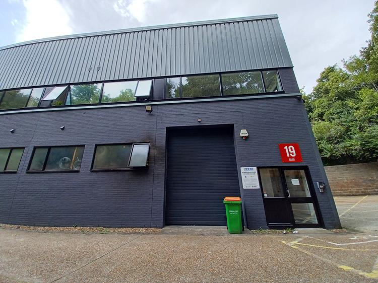 Browse 57 Industrial Units For Rent Croydon (London Borough), UK Page 1
